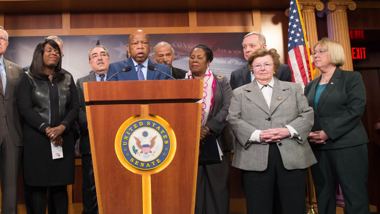 Image Credit: Senate Democrats - CC BY 2.0/Wiki Commons