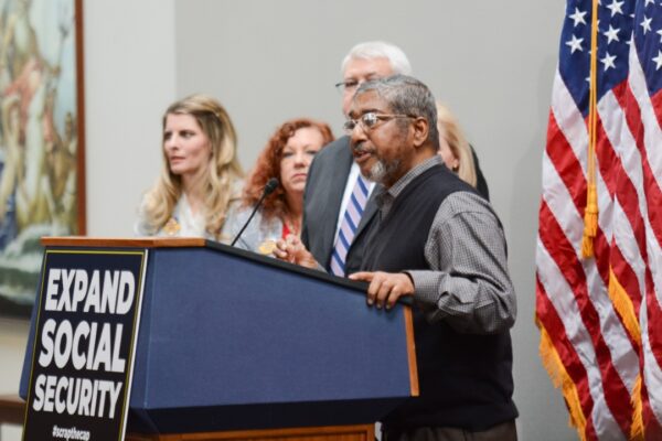 Image Credit: AFGE - CC BY 2.0/Wiki Commons