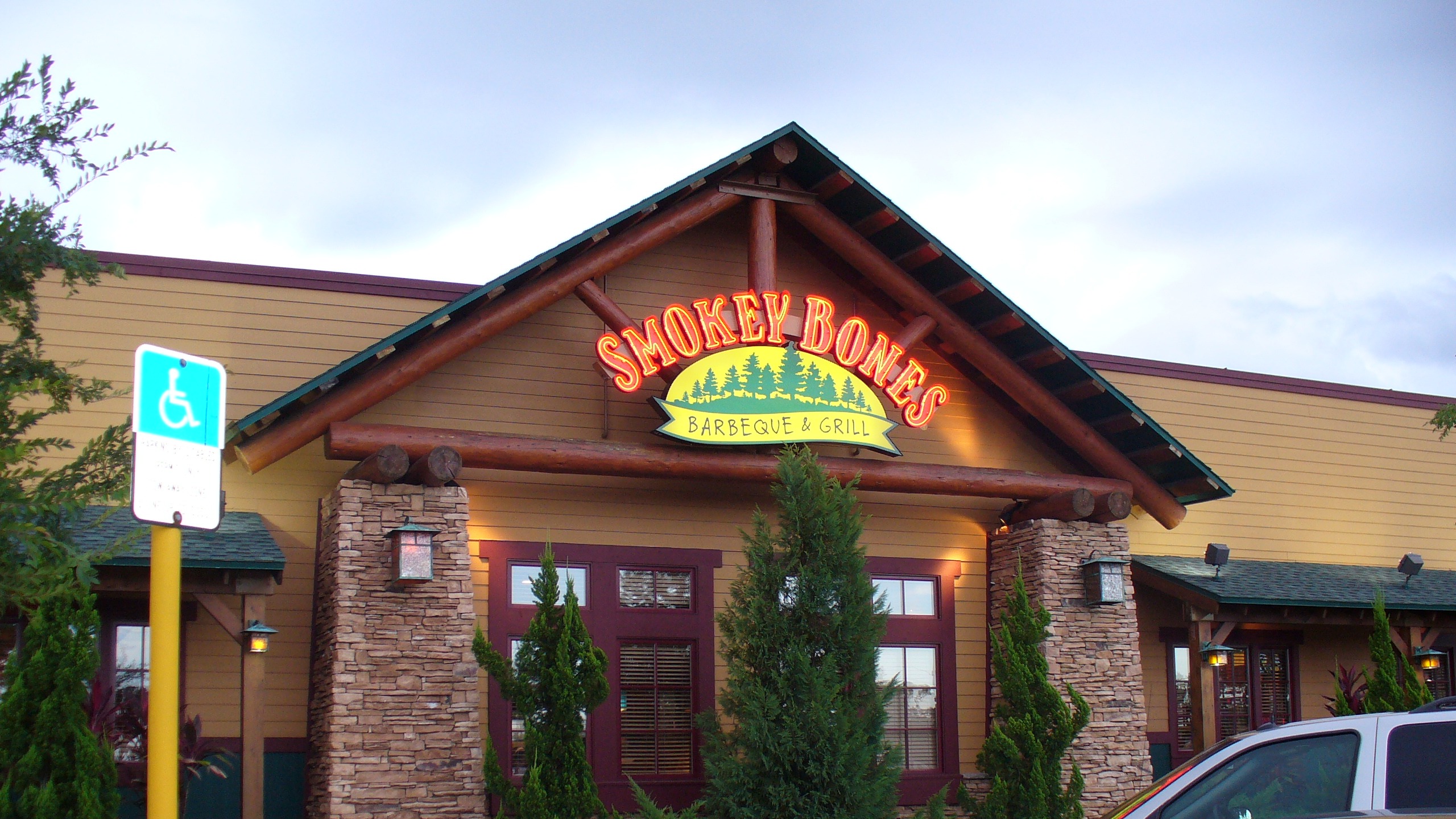 EM Smokey Bones (2412610904)
