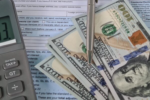 US Federal Tax Return Form 1040 and Calculator