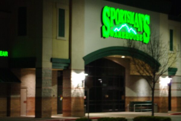 Sportsmans Warehouse at night in w:Hillsboro, Oregon. Former Bed Bath & Beyond location.