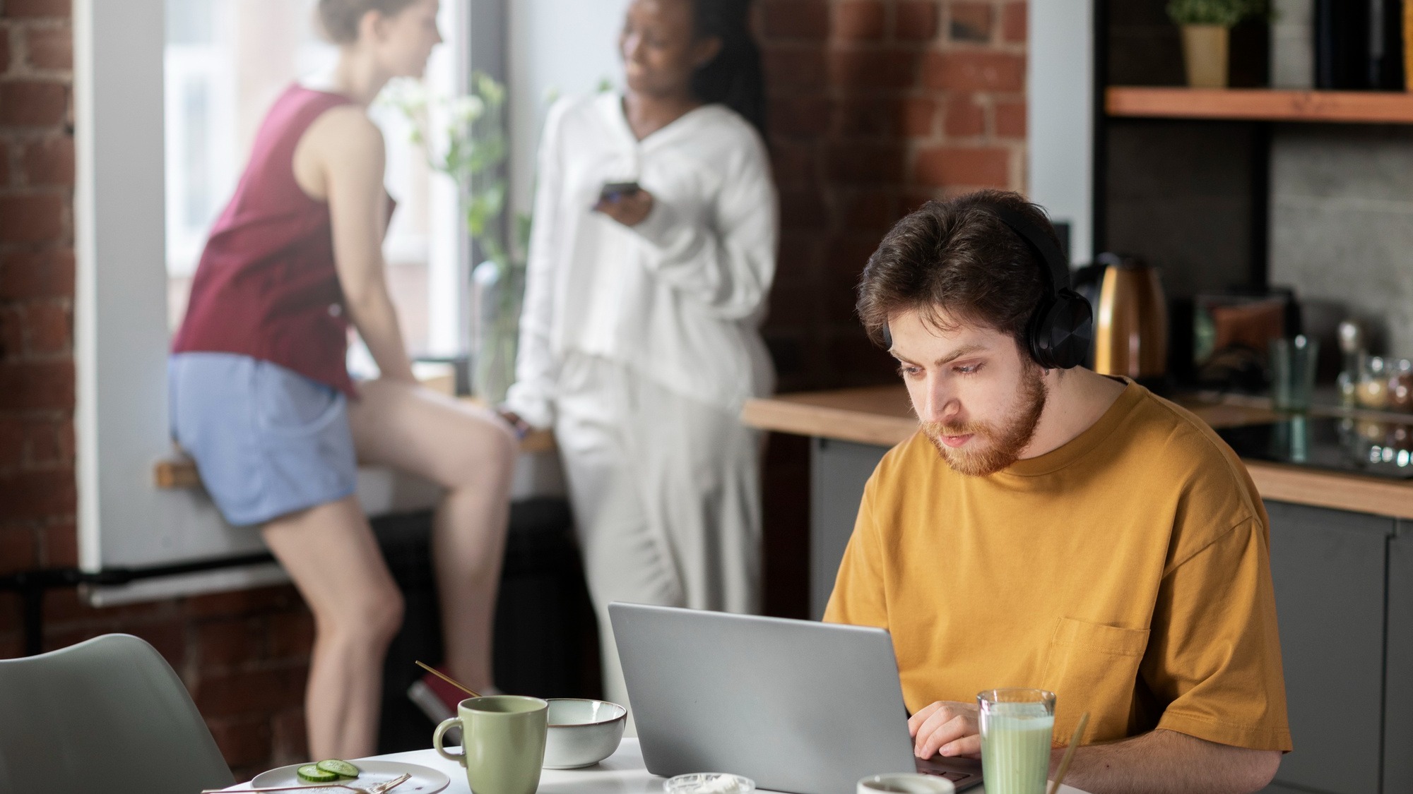 Medium shot young people living together