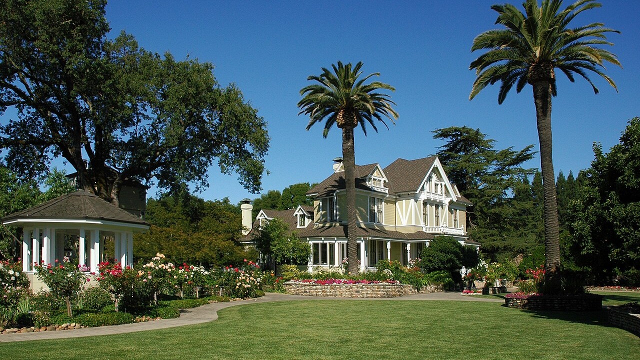 Sutter Home Winery in St. Helena, Napa County, California. This house is the one featured on the wine labels.