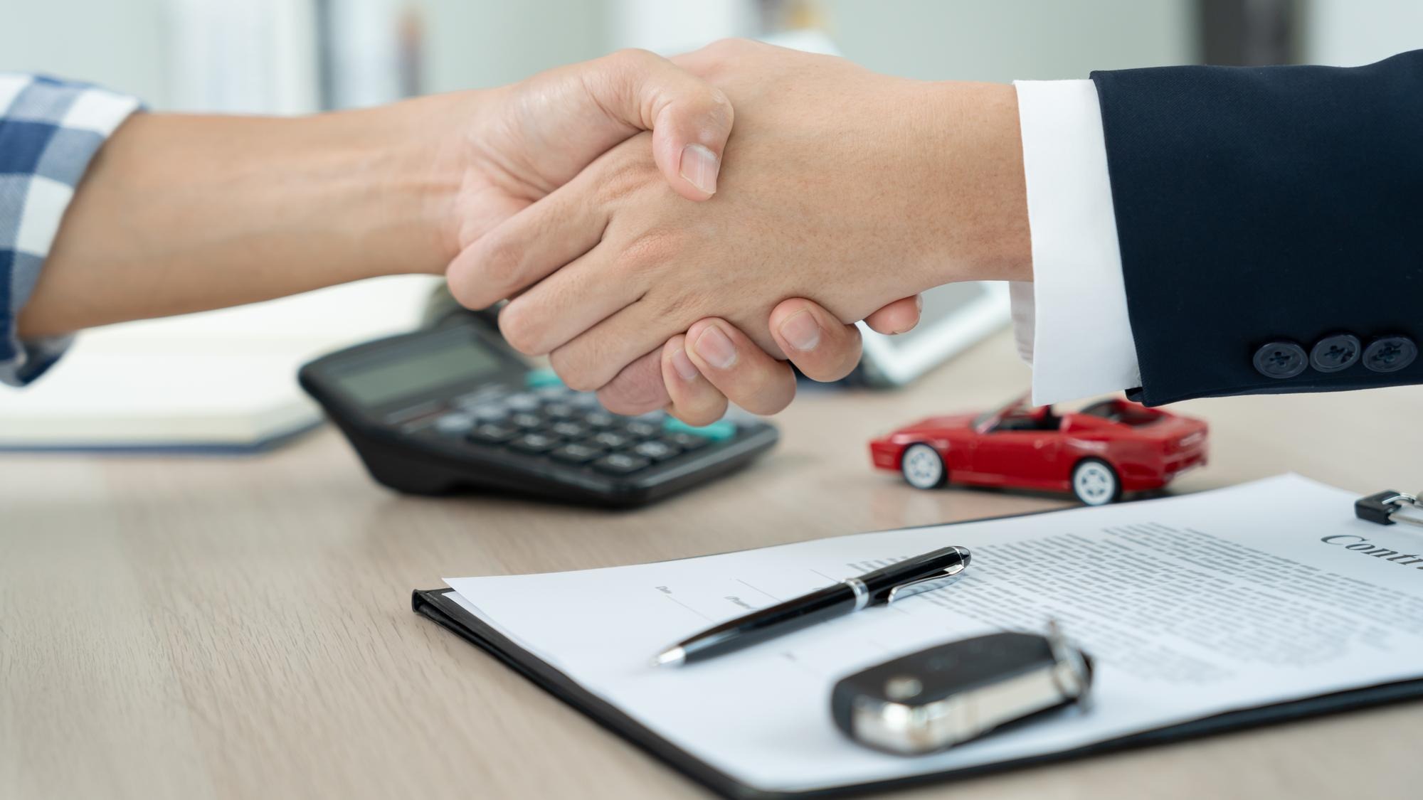 lease rental car sell buy Dealership send contract and car keys to new owner to sign Sales loan credit financial rent vehicle insurance renting Seller dealer installment car care business