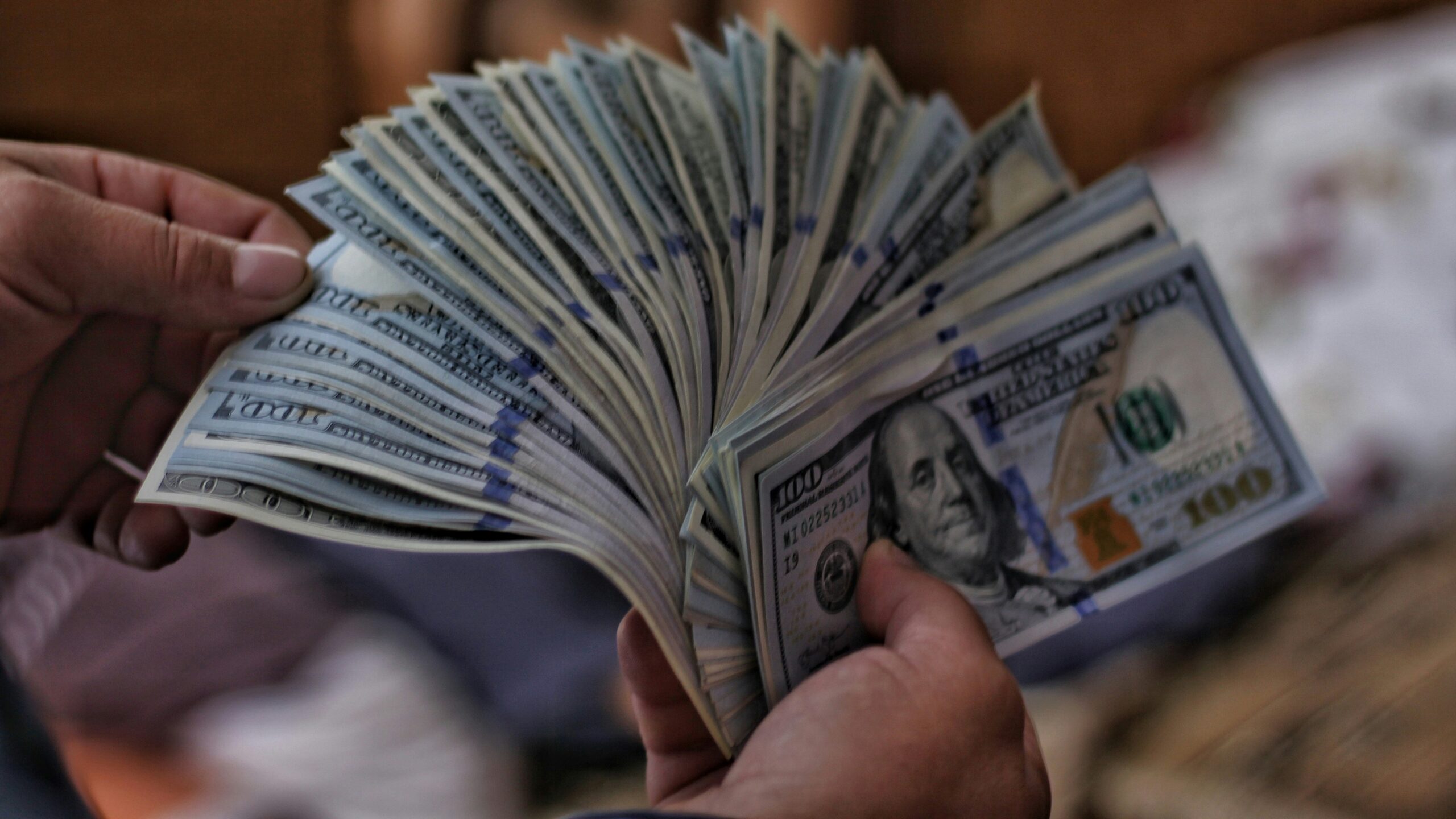 100 US dollar banknotes