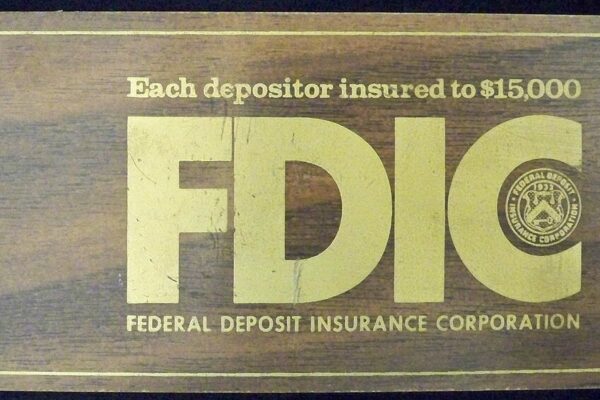 FDIC placard from when the deposit insurance limit was $15,000.