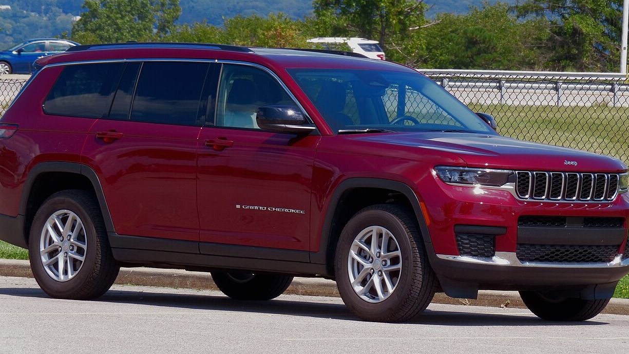 2022 Jeep Grand Cherokee L Laredo 4x4 photographed in New Castle, Pennsylvania. Finished in Velvet Red Crystal Pearl.