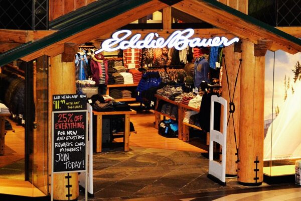 This is a photo of the Eddie Bauer store in the Toronto Eaton Centre in Ontario, Canada. If you make use of this image, please make sure you link to www.bargainmoose.ca/ from your own site.