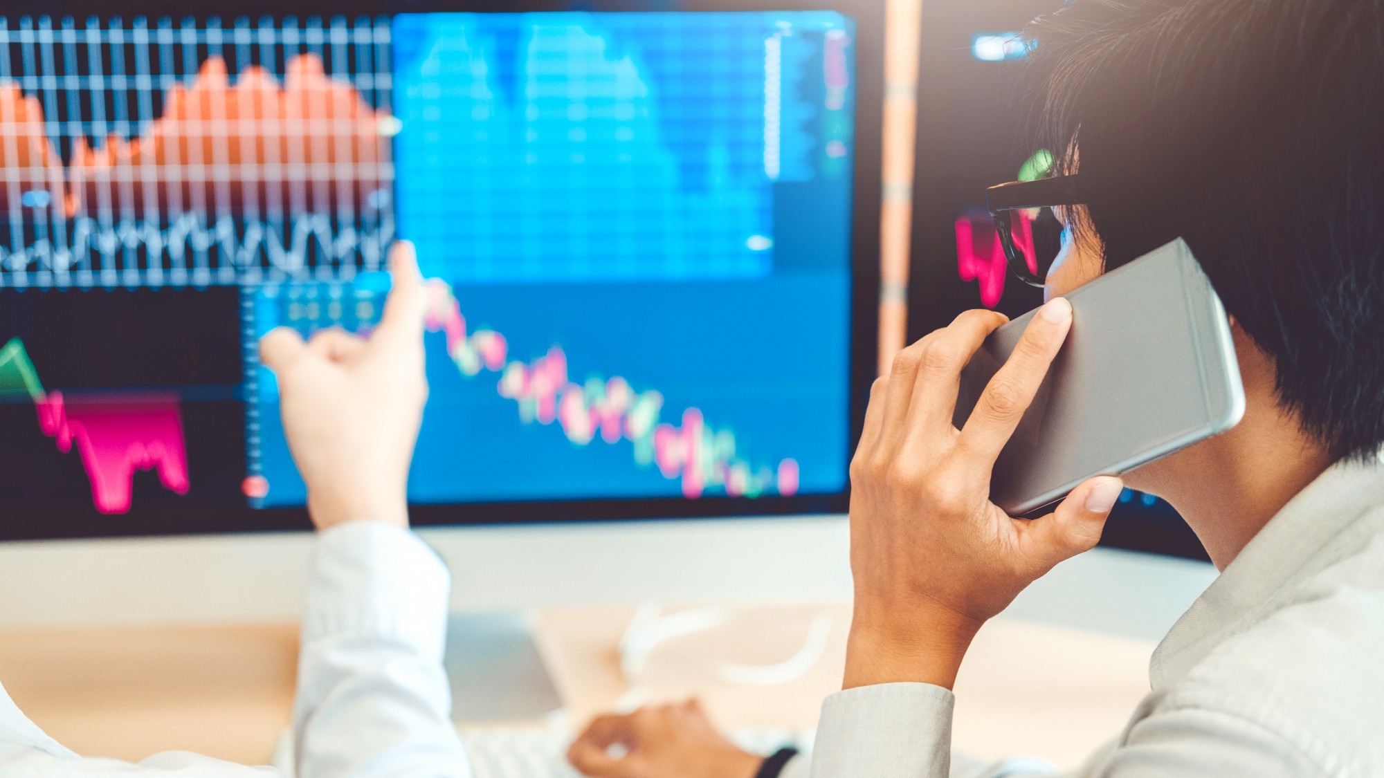 Business Team trading stocks online Investment discussing and analysis graph stock market