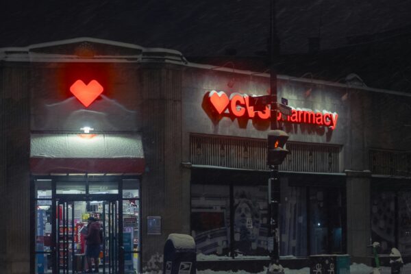 A building that has some lights on in the dark