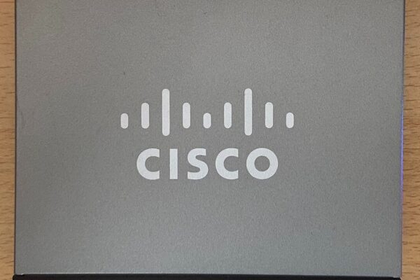 Switch Cisco SG100D-05 V2