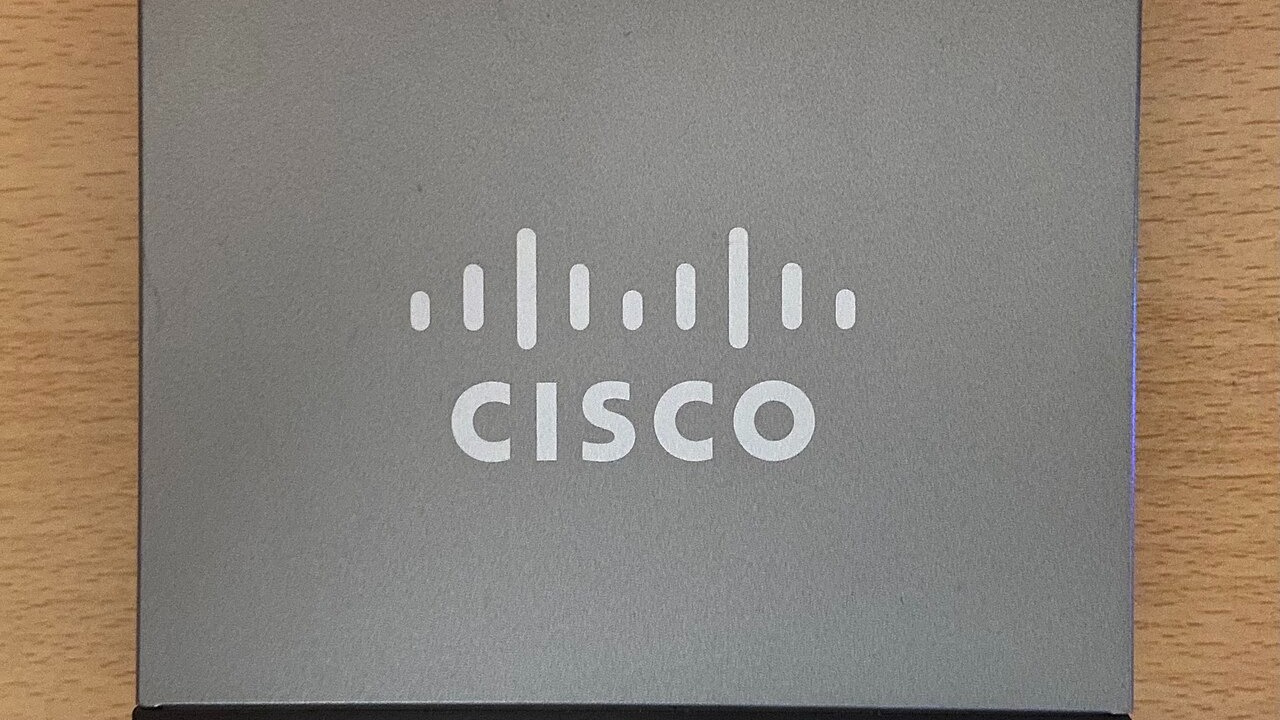 Switch Cisco SG100D-05 V2