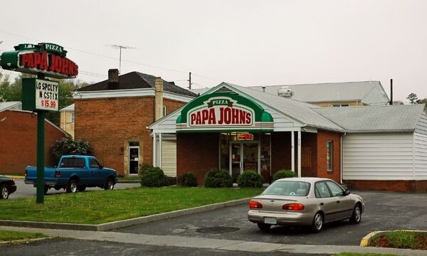 A Papa John's takeout and delivery location, located in Front Royal, Virginia.