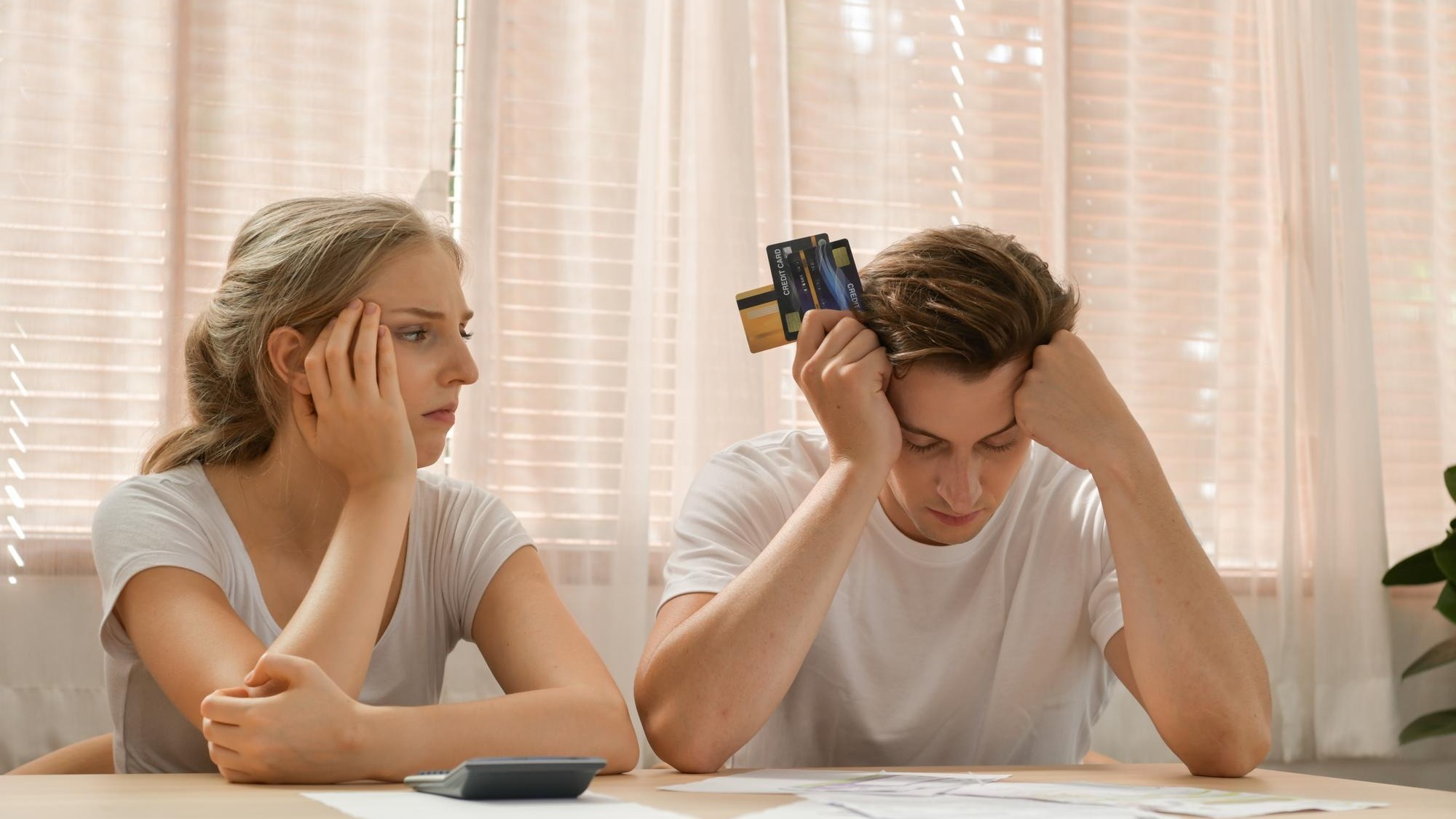 Couples with financial problems Being in a stressful mood and finding a solution