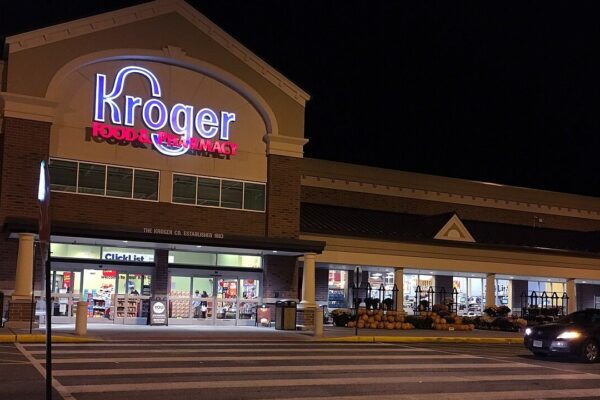 This is Kroger #555, located at 5007-2 Victory Blvd in Tabb, VA. Originally, this located was located at 101 Village Ave (which was a Hannaford before becoming a Kroger) in the same shopping complex but moved to this location after the adjacent Kmart downsized from a Super K to a regular store, and Kroger took over the former grocery section of the store. This store (in its current location) opened on May 13, 2015.