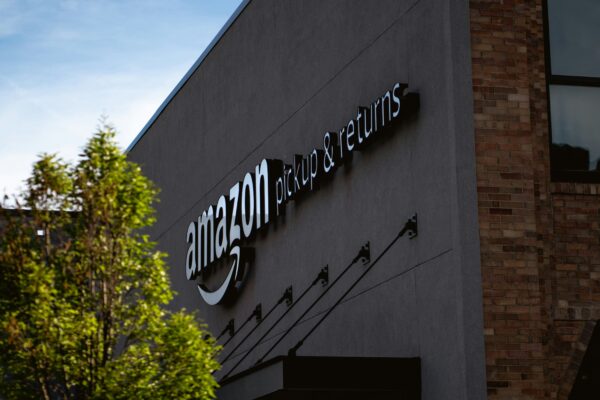 Amazon pickup & returns building