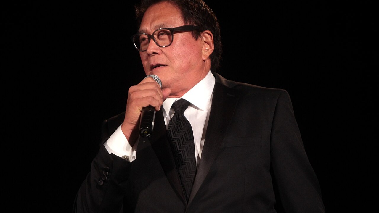 Robert Kiyosaki speaking at a gala event for Ben Carson hosted by Wake Up America at the Westin Kierland Resort & Spa in Scottsdale, Arizona. Please attribute to Gage Skidmore if used elsewhere.