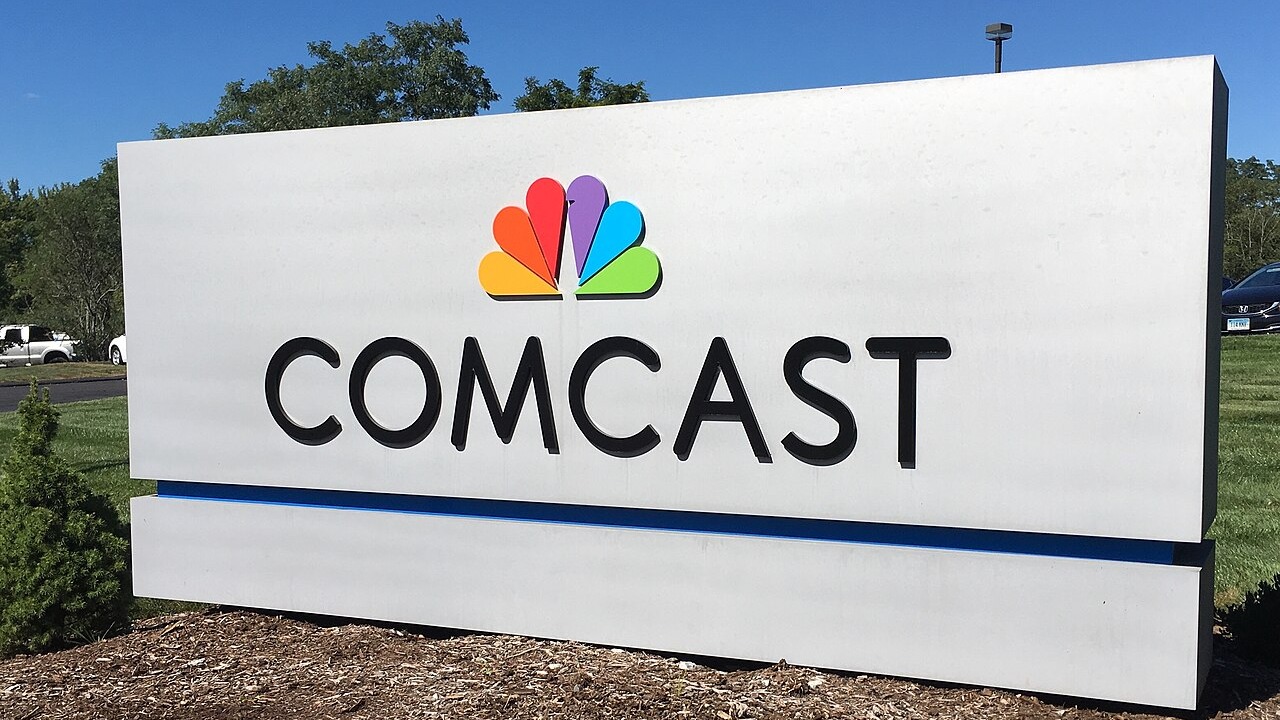 Comcast, 9/2016, pics by Mike Mozart of TheToyChannel and JeepersMedia on YouTube