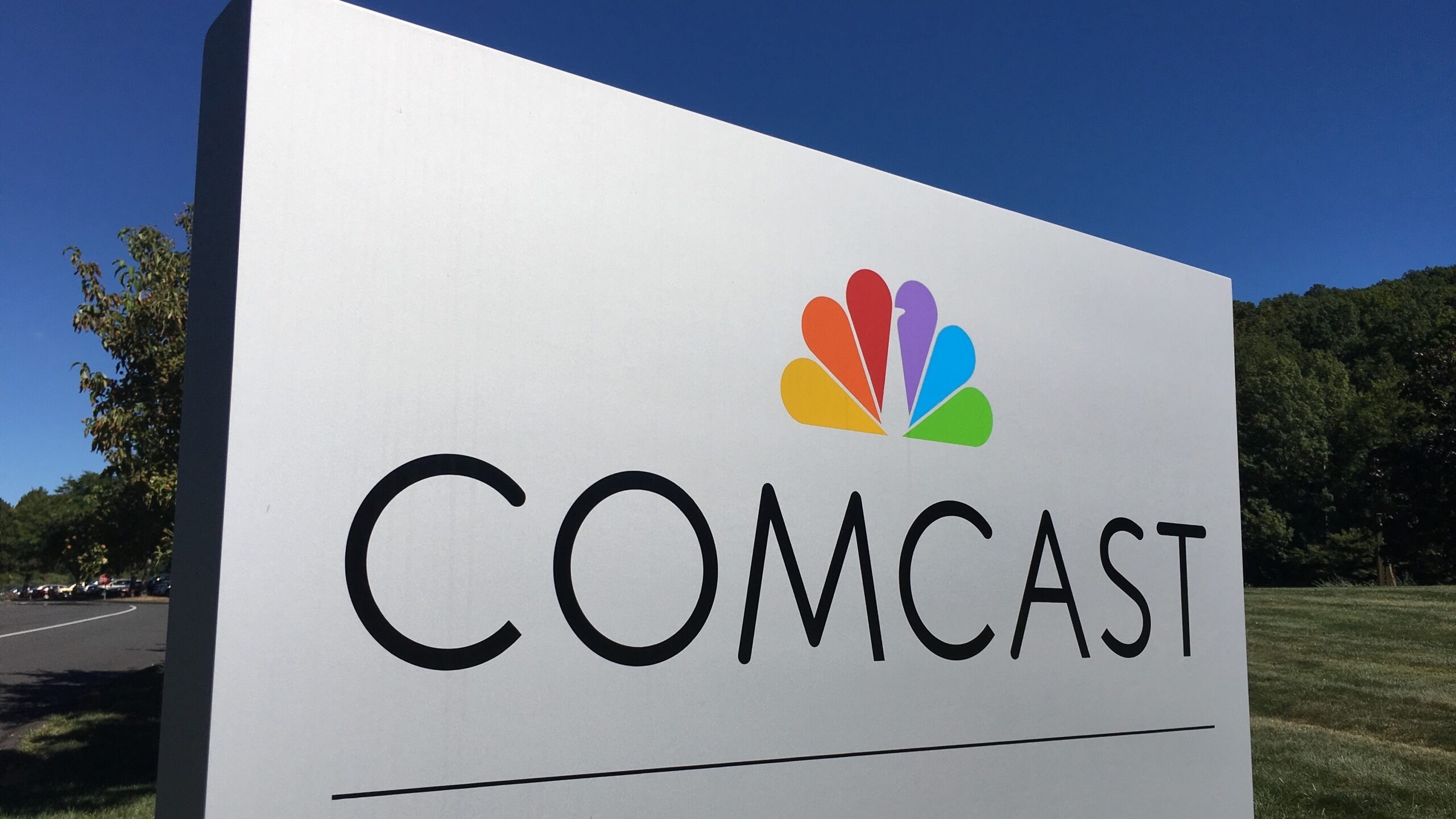 Comcast, 9/2016, pics by Mike Mozart of TheToyChannel and JeepersMedia on YouTube