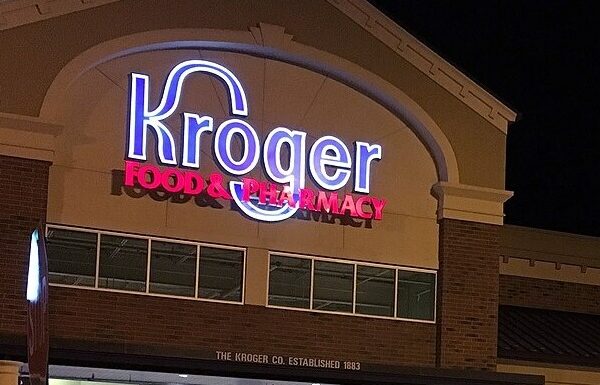 This is Kroger #555, located at 5007-2 Victory Blvd in Tabb, VA. Originally, this located was located at 101 Village Ave (which was a Hannaford before becoming a Kroger) in the same shopping complex but moved to this location after the adjacent Kmart downsized from a Super K to a regular store, and Kroger took over the former grocery section of the store. This store (in its current location) opened on May 13, 2015.